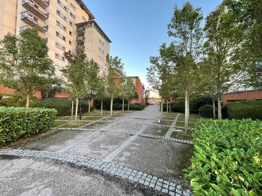 Lovely 2-Bed Flat Along The River Thames Λονδίνο